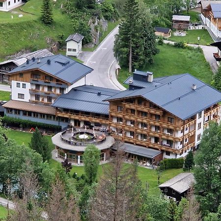 Hotel Kärntnerhof Heiligenblut Exteriör bild
