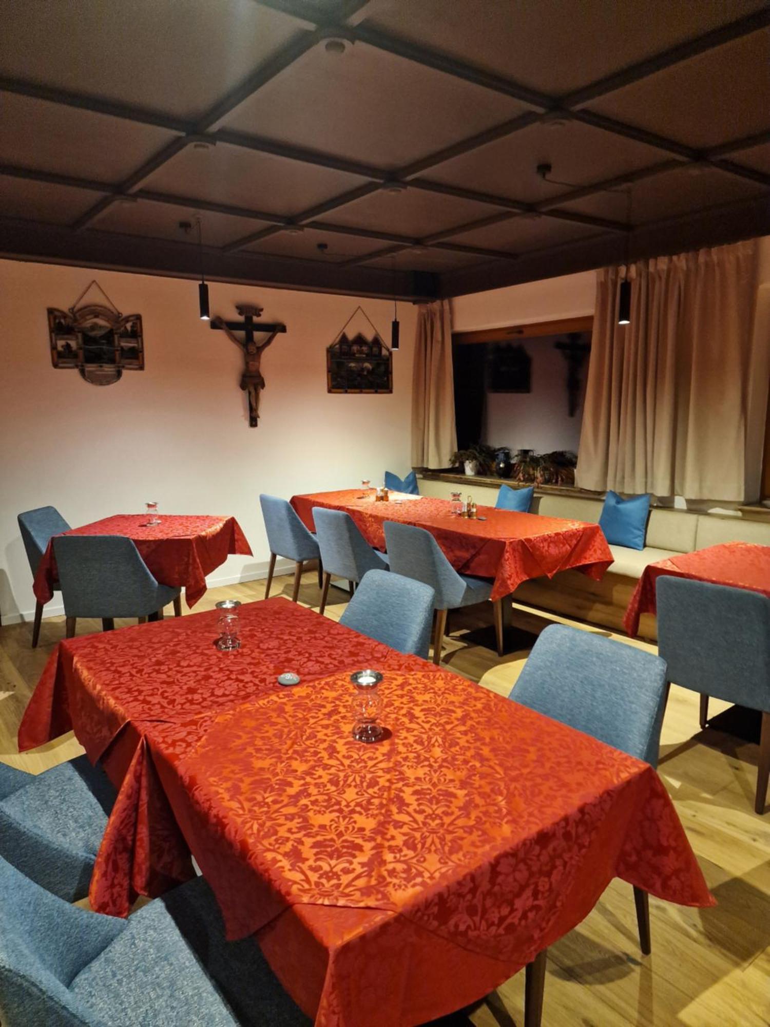 Hotel Kärntnerhof Heiligenblut Exteriör bild