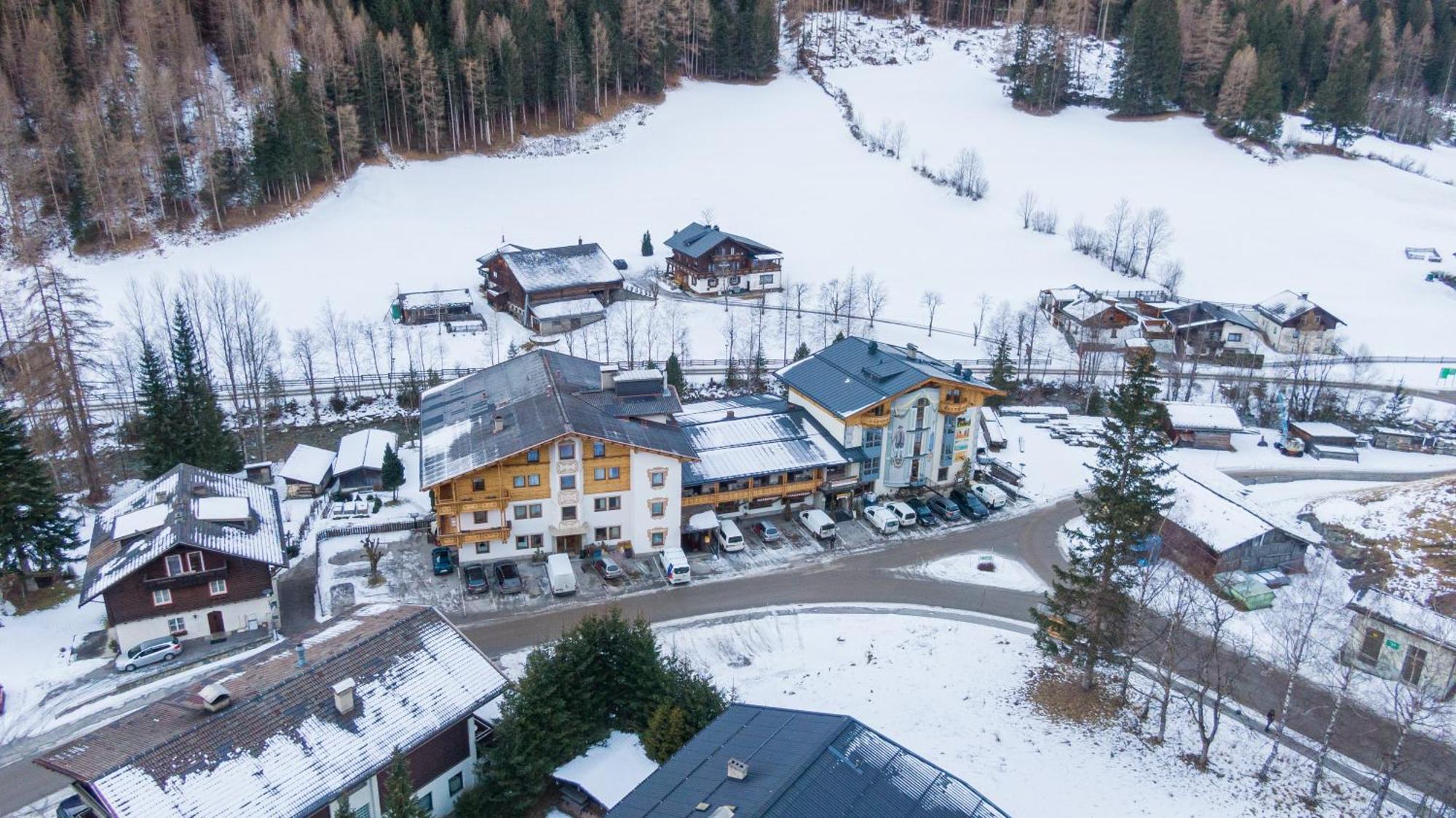 Hotel Kärntnerhof Heiligenblut Exteriör bild