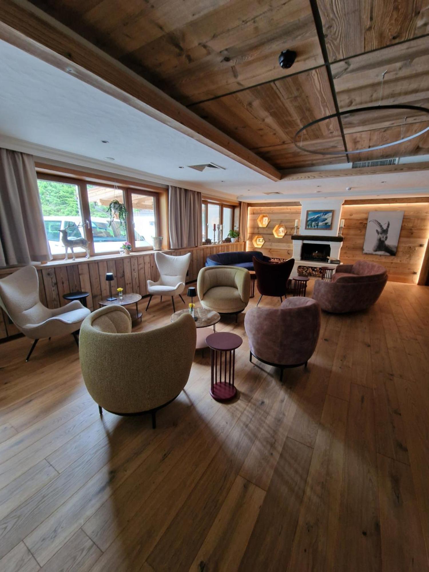 Hotel Kärntnerhof Heiligenblut Exteriör bild
