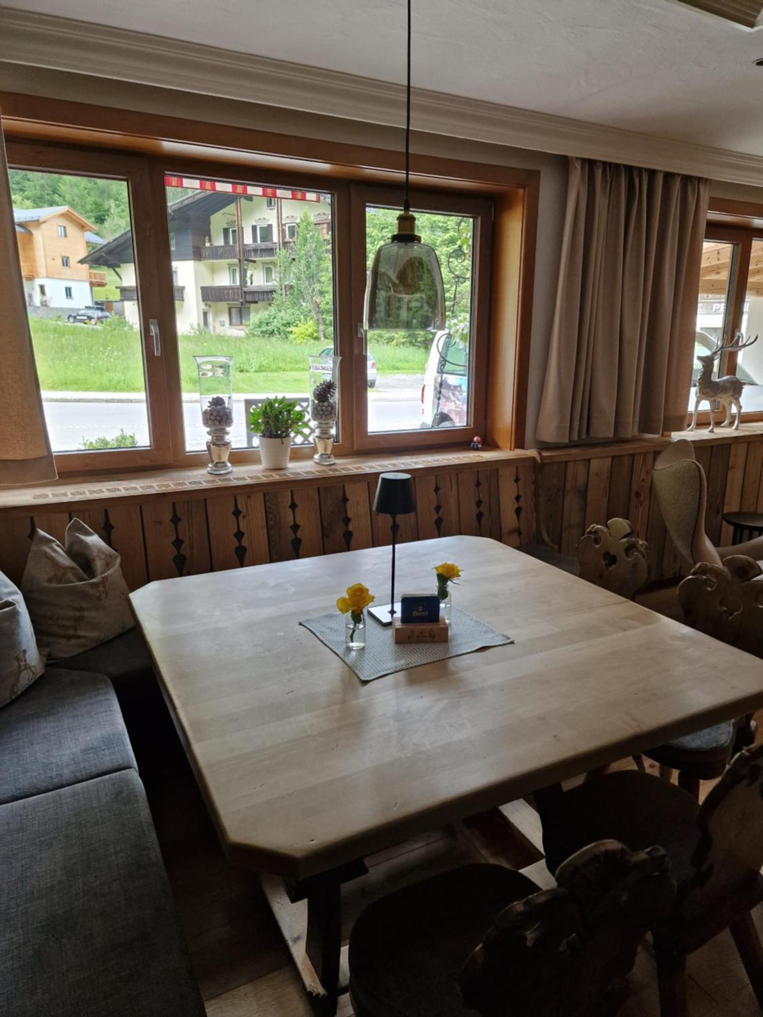 Hotel Kärntnerhof Heiligenblut Exteriör bild