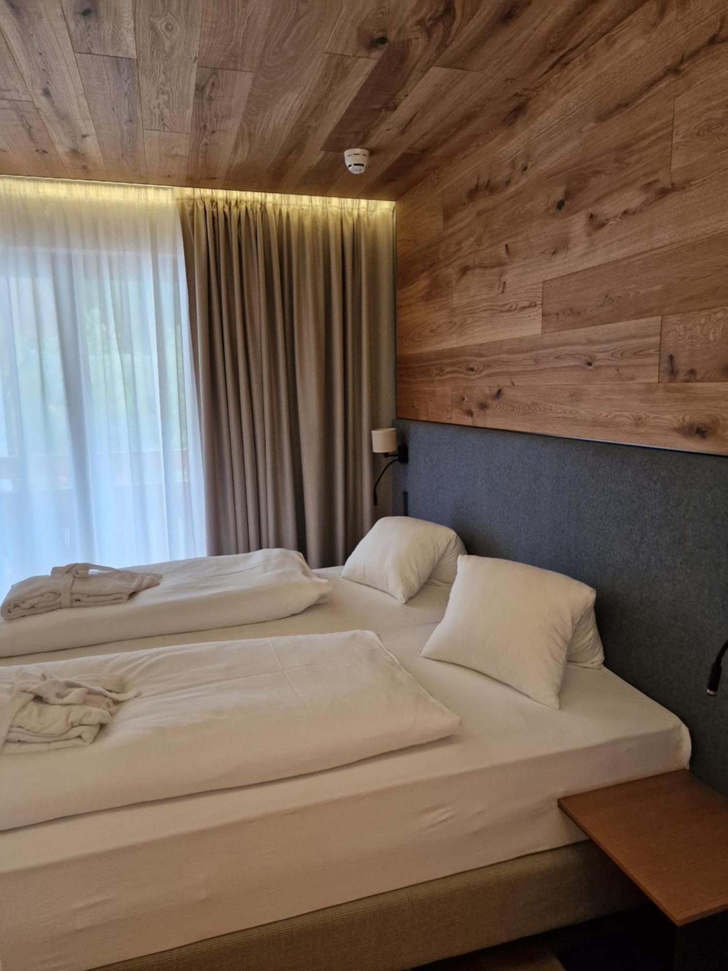 Hotel Kärntnerhof Heiligenblut Exteriör bild